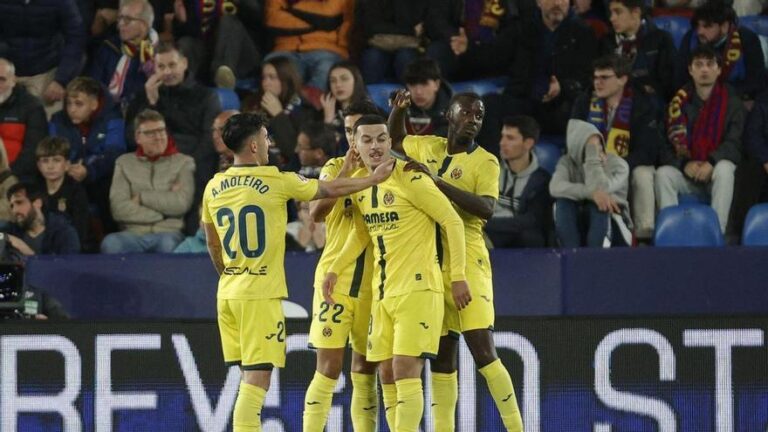 El Villarreal resucita y le da un baño de realidad al Levante