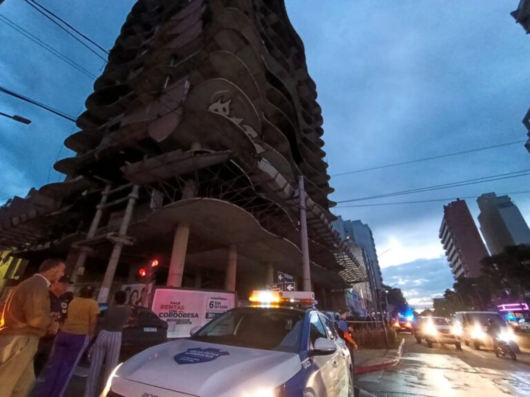 Las imágenes del operativo que se realizó en el edificio abandonado de Bv. San Juan