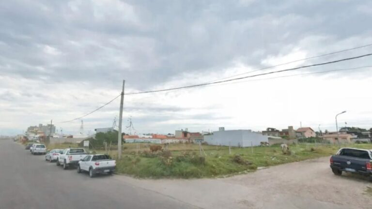 Balearon a un joven en Mar del Plata para robarle el auto y pelea por su vida